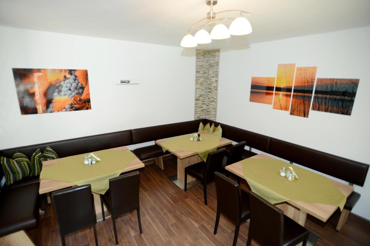 Weingut Apartment Hildegard Gangl Illmitz Exterior foto
